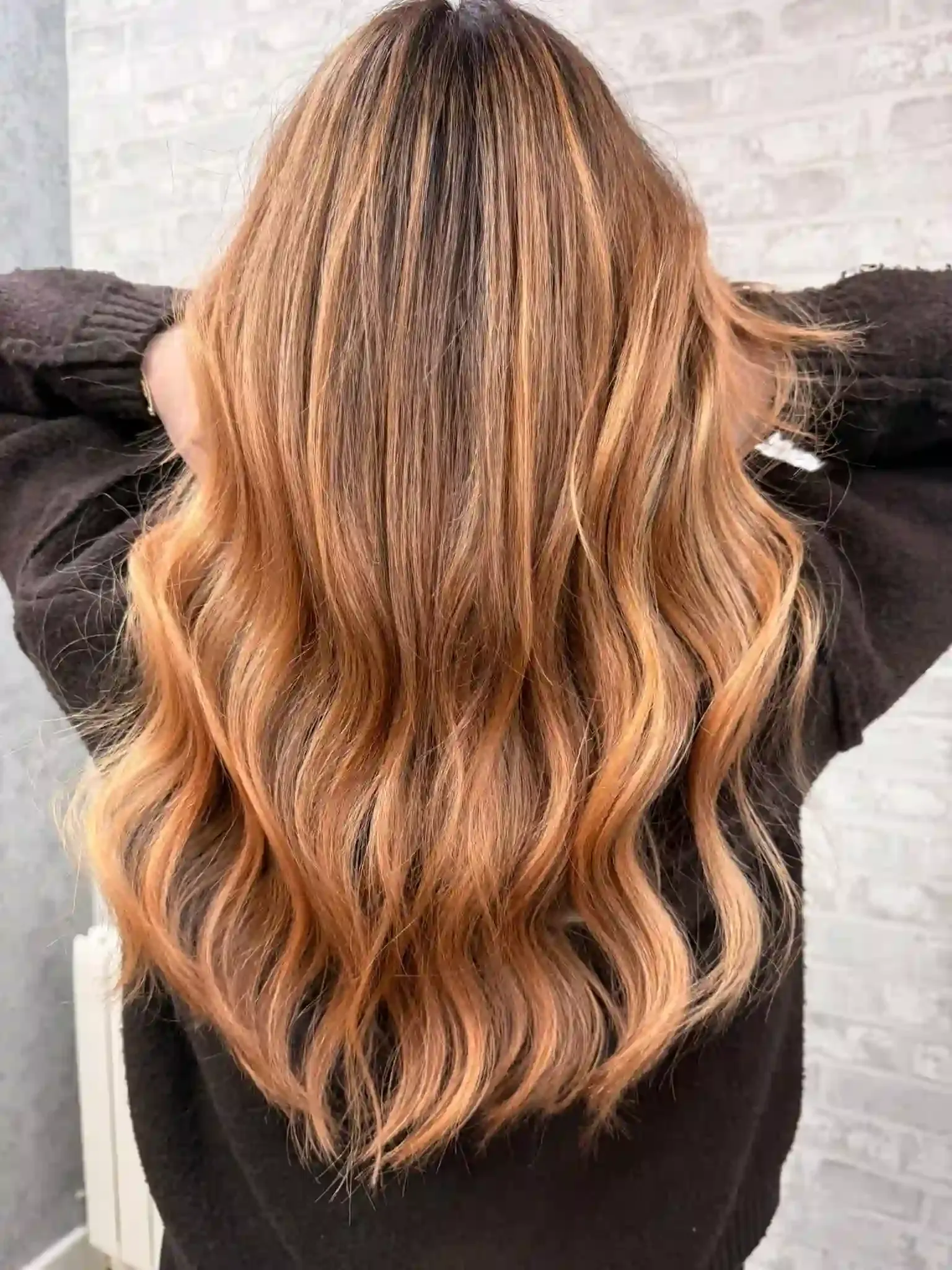 Corte y estilismo unisex con acabado profesional